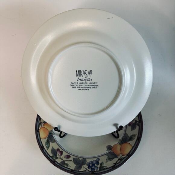 Mikasa Garden Harvest 2 Salad Plates Intaglio, Fruit & Leaves On Rim, Cream VTG - Picture 5 of 11